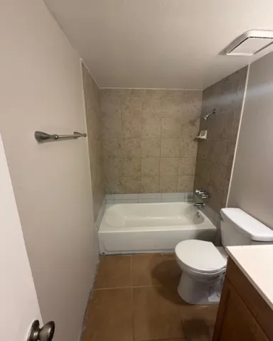 Interior-bathroom-new-paint-Tucson-1